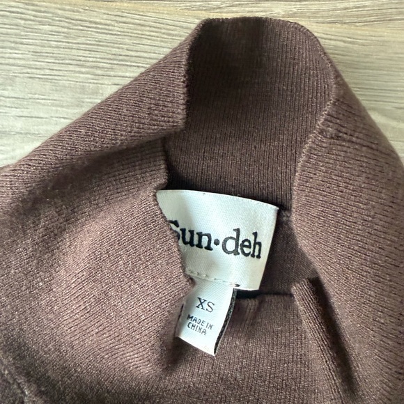 Aritzia Sunday Best Brown Mock Neck Open Back Sweater - Picture 3 of 4